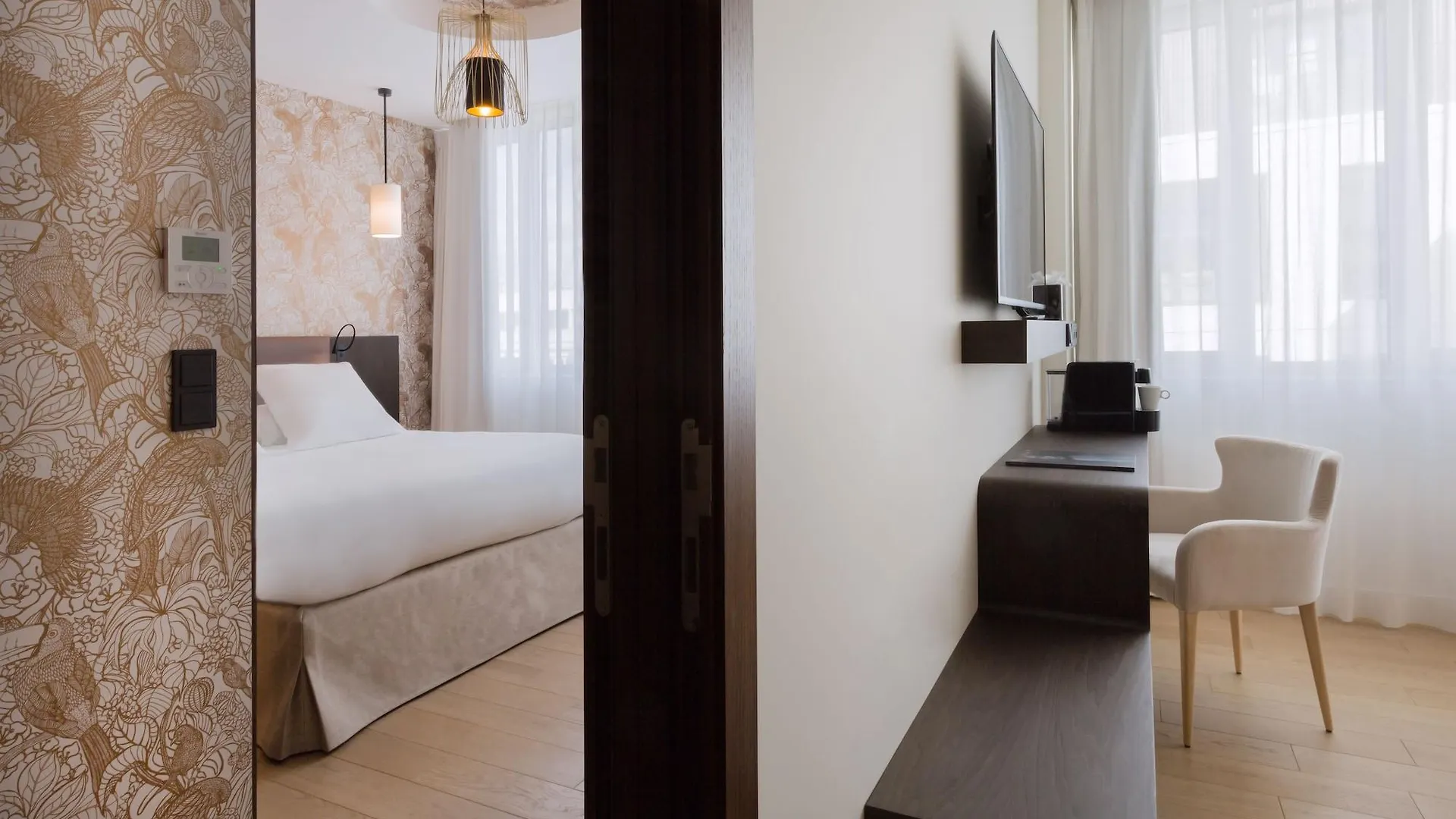 Hotel L'Arbre Voyageur - BW Premier Collection - Lille 4*,  France